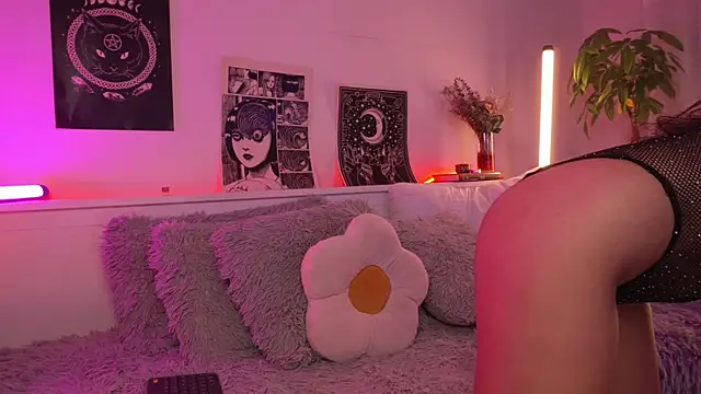 sophieee art online show from 02.26.26