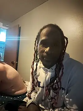 Snapshot of Dick2long87 chatting on 11.17.25 Dick2long87 online show from 11.17.25