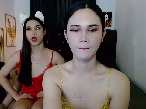 Snapshot of airyloove chatting on 10.17.25 airyloove online show from 10.17.25