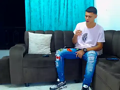 Snapshot of jefferson_exotic21 chatting on 09.19.25 jefferson exotic21 online show from 09.19.25