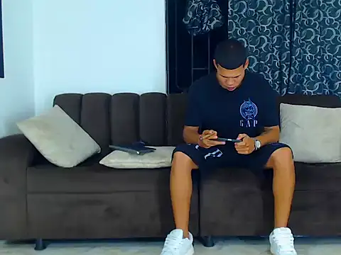 Snapshot of jefferson_exotic21 chatting on 11.26.25 jefferson exotic21 online show from 11.26.25