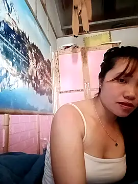 Snapshot of adbosa_00 chatting on 10.28.25 adbosa 00 online show from 10.28.25