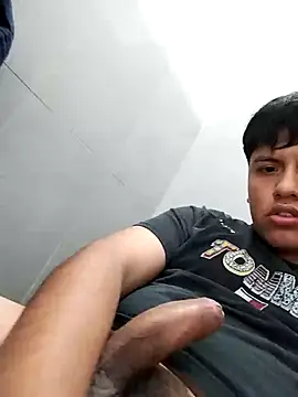 Snapshot of Davidhdz1988Jj chatting on 09.16.25 Davidhdz1988Jj online show from 09.16.25