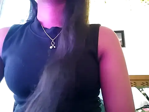 Snapshot of Maria--Strella chatting on 10.30.25 Maria--Strella online show from 10.30.25