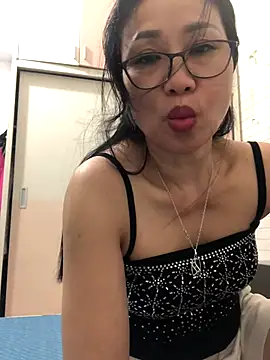 Vitamin sexy online show from 10.21.25