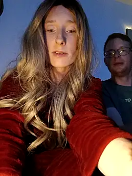 Snapshot of Maeve92 chatting on 09.10.25 Maeve92 online show from 09.10.25