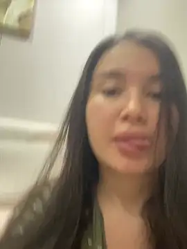 LexeeLuv online show from 04.19.26