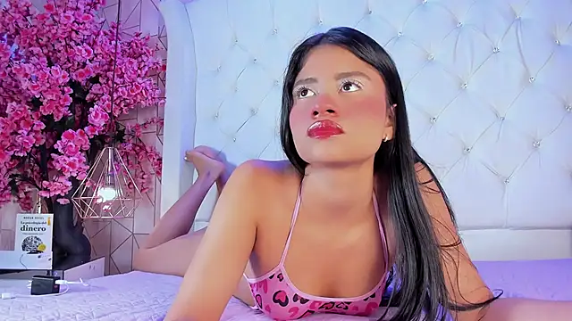 AngeliqueRouse online show from 11.17.25