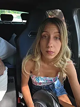 Snapshot of PetiteSecrets chatting on 09.10.25 PetiteSecrets online show from 09.10.25