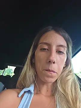 Snapshot of PetiteSecrets chatting on 09.12.25 PetiteSecrets online show from 09.12.25