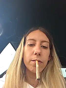 Snapshot of PetiteSecrets chatting on 09.29.25 PetiteSecrets online show from 09.29.25