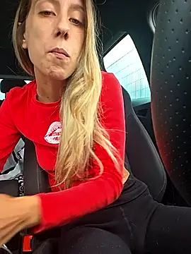 Snapshot of PetiteSecrets chatting on 10.26.25 PetiteSecrets online show from 10.26.25