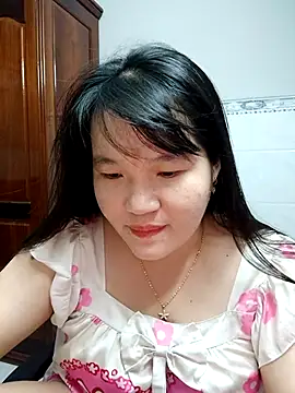  Babyrose  online show from 10.04.25