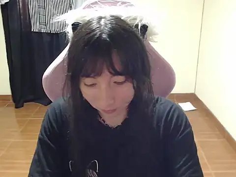 ScarlettShirahoshi online show from 11.28.25