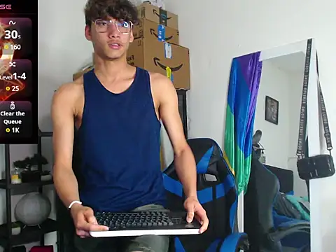 Snapshot of Gael_Jones chatting on 09.12.25 Gael Jones online show from 09.12.25