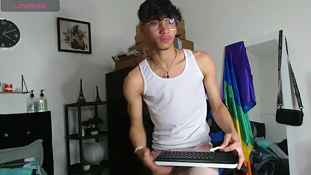 Snapshot of Gael_Jones chatting on 09.21.25 Gael Jones online show from 09.21.25