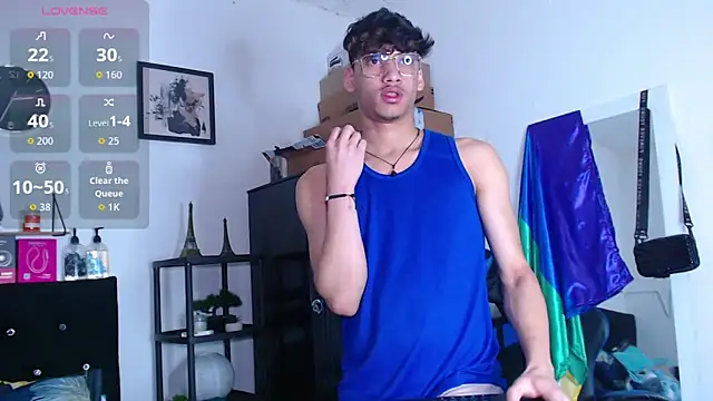 Snapshot of Gael_Jones chatting on 09.29.25 Gael Jones online show from 09.29.25