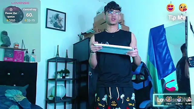 Snapshot of Gael_Jones chatting on 10.03.25 Gael Jones online show from 10.03.25