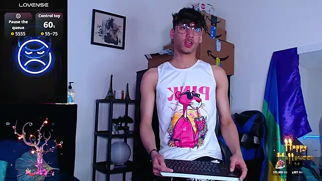 Snapshot of Gael_Jones chatting on 10.08.25 Gael Jones online show from 10.08.25