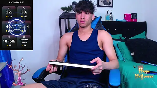 Snapshot of Gael_Jones chatting on 10.30.25 Gael Jones online show from 10.30.25