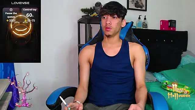 Snapshot of Gael_Jones chatting on 10.31.25 Gael Jones online show from 10.31.25