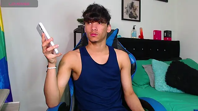 Snapshot of Gael_Jones chatting on 11.03.25 Gael Jones online show from 11.03.25