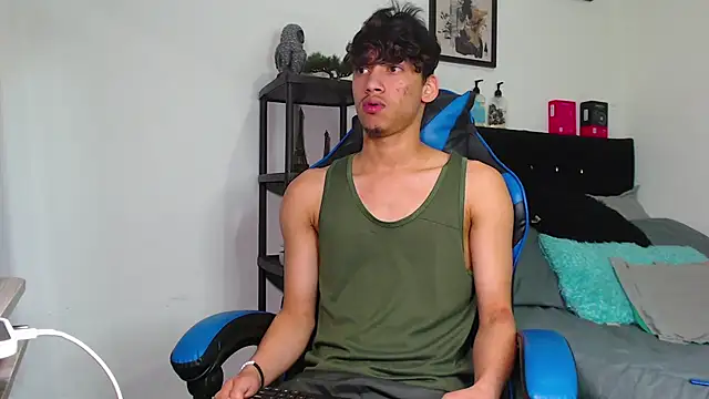 Snapshot of Gael_Jones chatting on 11.13.25 Gael Jones online show from 11.13.25