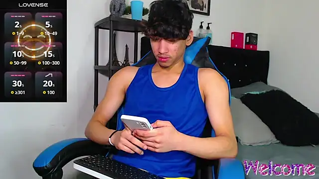 Snapshot of Gael_Jones chatting on 11.21.25 Gael Jones online show from 11.21.25