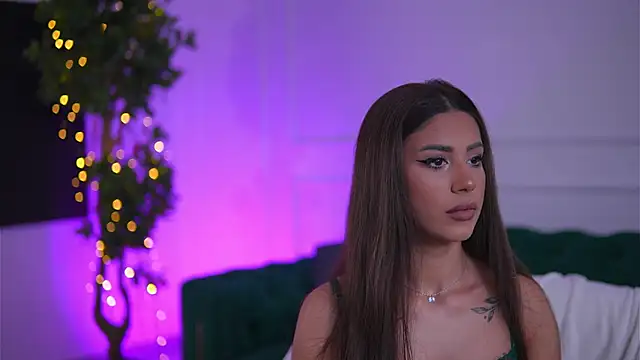 SiennaRuh online show from 04.19.26