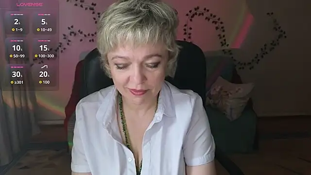 Snapshot of Rosette_Pricky chatting on 04.05.26 Rosette Pricky online show from 04.05.26