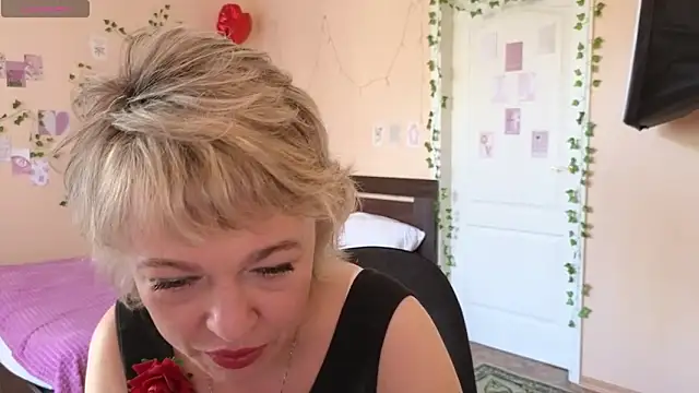 Snapshot of Rosette_Pricky chatting on 05.22.26 Rosette Pricky online show from 05.22.26