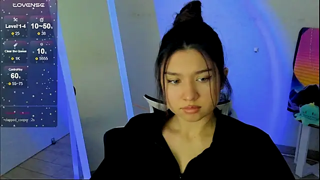 Snapshot of Sandra_Curly chatting on 11.23.25 Sandra Curly online show from 11.23.25