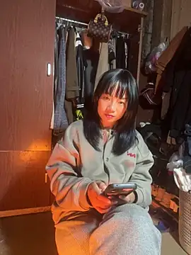 AAANINE22 online show from 10.18.25