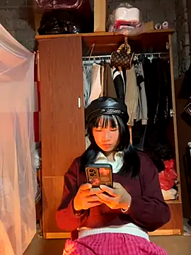 AAANINE22 online show from 10.23.25