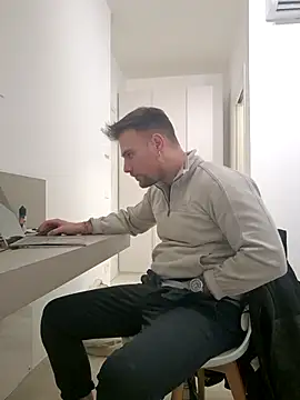 mrlyuis online show from 12.15.25