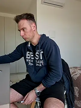 mrlyuis online show from 04.22.26