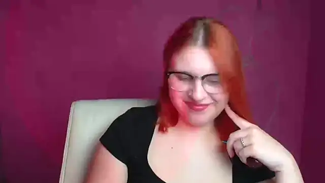 ScarletVixen  online show from 09.18.25