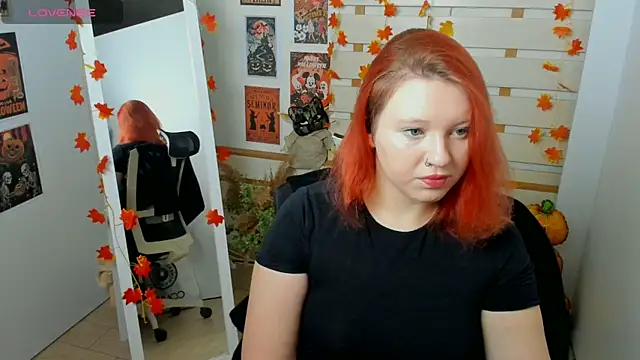 ScarletVixen  online show from 10.18.25