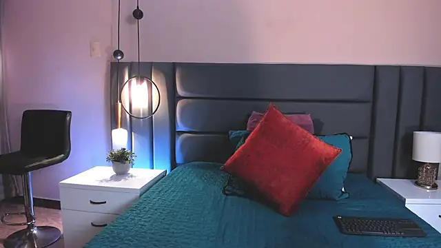 Snapshot of SagiraBelle chatting on 11.11.25 SagiraBelle online show from 11.11.25