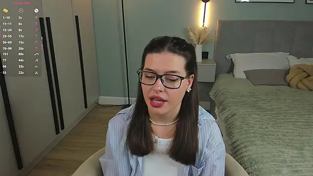 Snapshot of LubaStadt chatting on 10.28.25 LubaStadt online show from 10.28.25