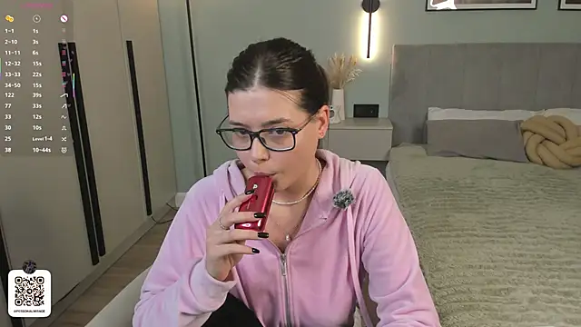 Snapshot of LubaStadt chatting on 11.26.25 LubaStadt online show from 11.26.25