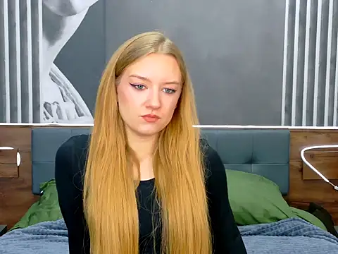 DarcyWilsy online show from 11.07.25