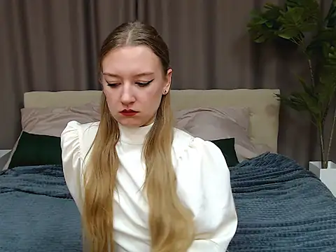 DarcyWilsy online show from 11.09.25