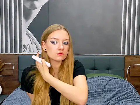 DarcyWilsy online show from 11.12.25