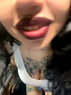 chicanachic13 online show from 10.19.25