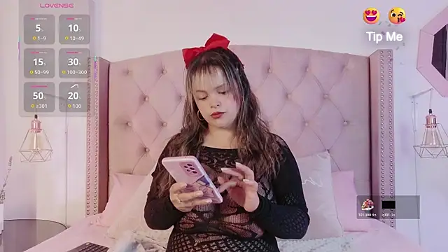 Snapshot of vintoria_cherry chatting on 01.08.26 vintoria cherry online show from 01.08.26