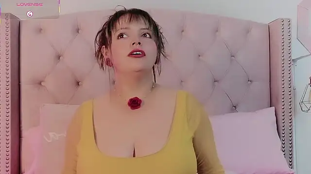 Snapshot of vintoria_cherry chatting on 02.28.26 vintoria cherry online show from 02.28.26