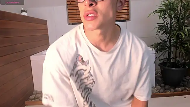 AustinJones  online show from 10.16.25