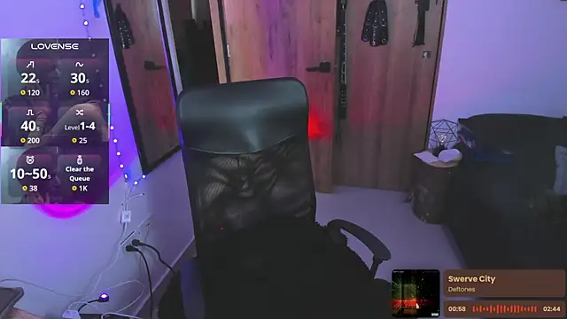 Snapshot of starrraura chatting on 11.14.25 starrraura online show from 11.14.25