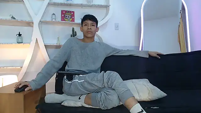 BEAUTY BOYS1 online show from 10.08.25